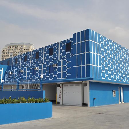 Hotel Dream World Las Piñas Exteriör bild