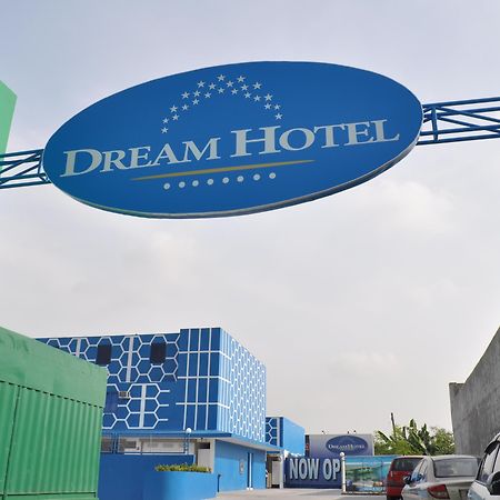 Hotel Dream World Las Piñas Exteriör bild
